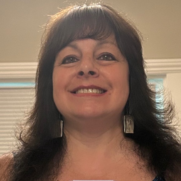 Meet your Posher, Michele - Picture 2 of 7